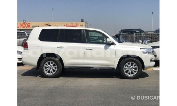 Nunua Imported Toyota Land Cruiser Nyeupe Gari ndani ya Import - Dubai nchini Zambia Nunua Imported Toyota Land Cruiser Nyeupe Gari ndani ya Import - Dubai nchini Zambia