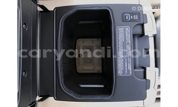 Nunua Imported Toyota Land Cruiser Nyeupe Gari ndani ya Import - Dubai nchini Zambia Nunua Imported Toyota Land Cruiser Nyeupe Gari ndani ya Import - Dubai nchini Zambia