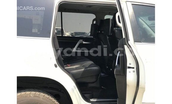 Buy Import Toyota Land Cruiser White Car in Import - Dubai in Zambia Buy Import Toyota Land Cruiser White Car in Import - Dubai in Zambia
