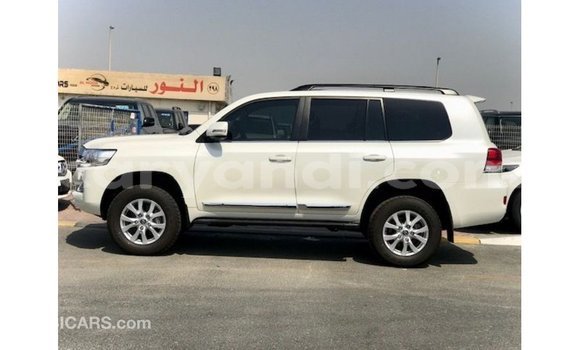 Buy Import Toyota Land Cruiser White Car in Import - Dubai in Zambia Buy Import Toyota Land Cruiser White Car in Import - Dubai in Zambia