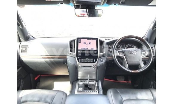 Tenga Imported Toyota Land Cruiser Chena Mota in Import - Dubai in Zambia Tenga Imported Toyota Land Cruiser Chena Mota in Import - Dubai in Zambia