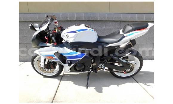 Buy Used Suzuki GSX–R White Bike in Chililabombwe in Copperbelt