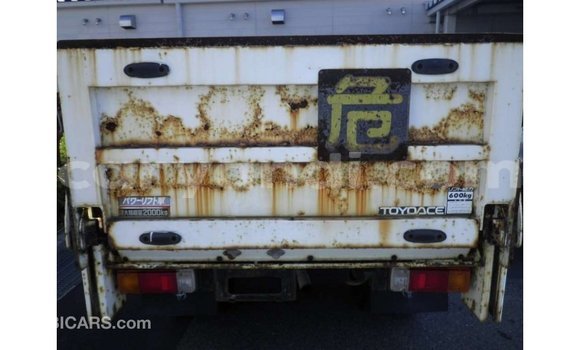 Acheter Import Voiture Toyota Dyna Blanc à Import - Dubai, Zambie Acheter Import Voiture Toyota Dyna Blanc à Import - Dubai, Zambie