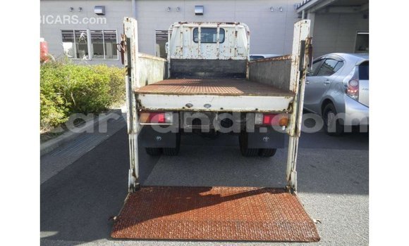 Acheter Import Voiture Toyota Dyna Blanc à Import - Dubai, Zambie Acheter Import Voiture Toyota Dyna Blanc à Import - Dubai, Zambie