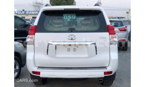 Nunua Imported Toyota Prado Nyeupe Gari ndani ya Import - Dubai nchini Zambia Nunua Imported Toyota Prado Nyeupe Gari ndani ya Import - Dubai nchini Zambia