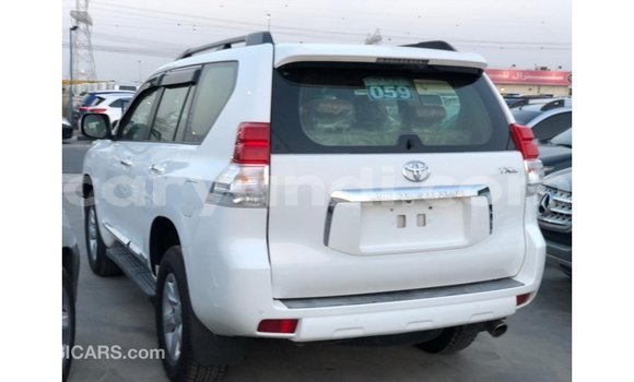 Nunua Imported Toyota Prado Nyeupe Gari ndani ya Import - Dubai nchini Zambia Nunua Imported Toyota Prado Nyeupe Gari ndani ya Import - Dubai nchini Zambia