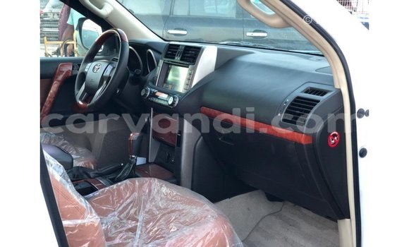 Nunua Imported Toyota Prado Nyeupe Gari ndani ya Import - Dubai nchini Zambia Nunua Imported Toyota Prado Nyeupe Gari ndani ya Import - Dubai nchini Zambia