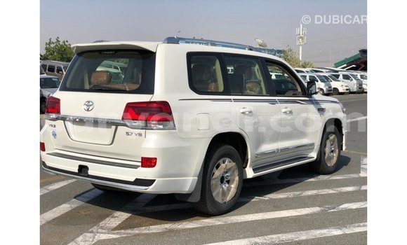 Buy Import Toyota Land Cruiser White Car in Import - Dubai in Zambia Buy Import Toyota Land Cruiser White Car in Import - Dubai in Zambia