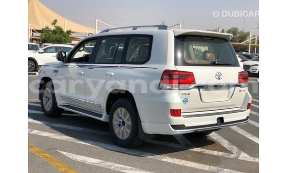 Buy Import Toyota Land Cruiser White Car in Import - Dubai in Zambia Buy Import Toyota Land Cruiser White Car in Import - Dubai in Zambia