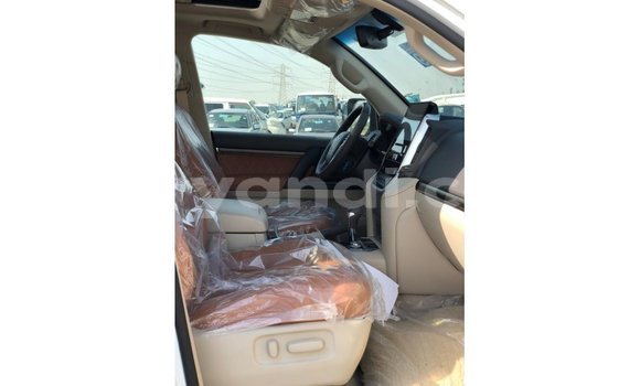 Buy Import Toyota Land Cruiser White Car in Import - Dubai in Zambia Buy Import Toyota Land Cruiser White Car in Import - Dubai in Zambia