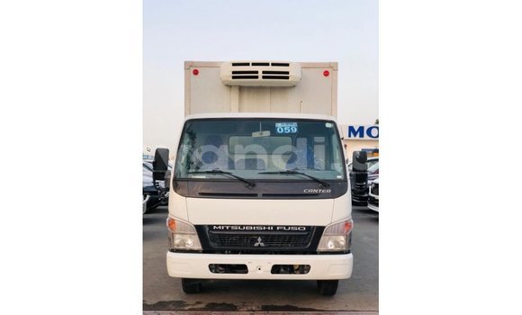 Nunua Imported Mitsubishi Canter Nyeupe Lori ndani ya Import - Dubai nchini Zambia Nunua Imported Mitsubishi Canter Nyeupe Lori ndani ya Import - Dubai nchini Zambia