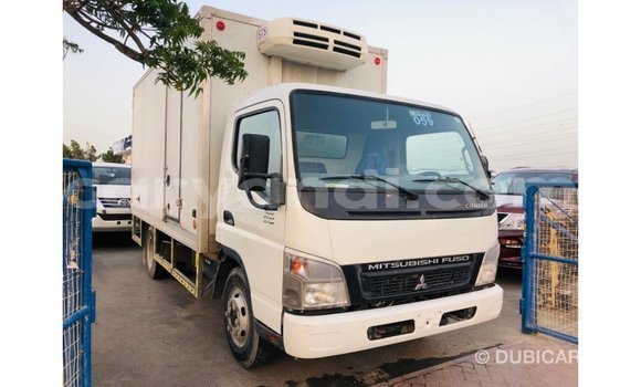 Nunua Imported Mitsubishi Canter Nyeupe Lori ndani ya Import - Dubai nchini Zambia Nunua Imported Mitsubishi Canter Nyeupe Lori ndani ya Import - Dubai nchini Zambia