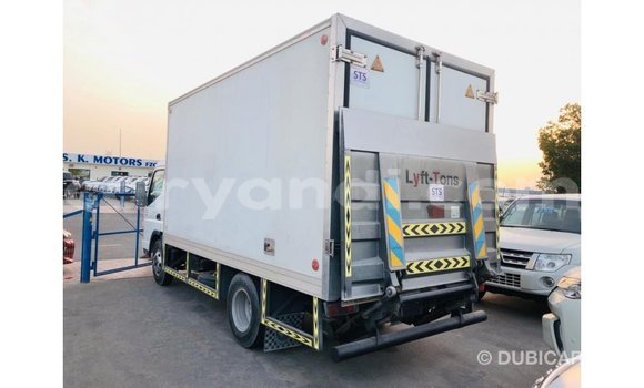 Nunua Imported Mitsubishi Canter Nyeupe Lori ndani ya Import - Dubai nchini Zambia Nunua Imported Mitsubishi Canter Nyeupe Lori ndani ya Import - Dubai nchini Zambia