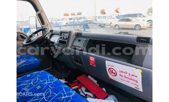 Nunua Imported Mitsubishi Canter Nyeupe Lori ndani ya Import - Dubai nchini Zambia Nunua Imported Mitsubishi Canter Nyeupe Lori ndani ya Import - Dubai nchini Zambia