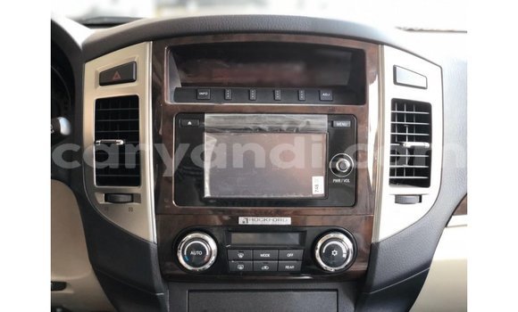 Tenga Imported Mitsubishi Pajero Zvimwe Mota in Import - Dubai in Zambia Tenga Imported Mitsubishi Pajero Zvimwe Mota in Import - Dubai in Zambia