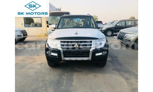 Buy Import Mitsubishi Pajero Black Car in Import - Dubai in Zambia