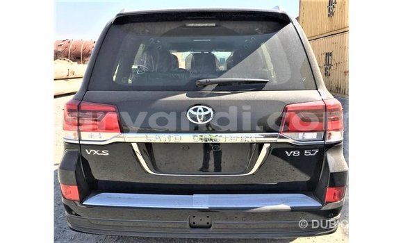 Tenga Imported Toyota Land Cruiser Nhema Mota in Import - Dubai in Zambia Tenga Imported Toyota Land Cruiser Nhema Mota in Import - Dubai in Zambia