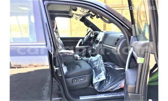 Tenga Imported Toyota Land Cruiser Nhema Mota in Import - Dubai in Zambia Tenga Imported Toyota Land Cruiser Nhema Mota in Import - Dubai in Zambia