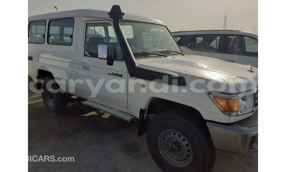 Tenga Imported Toyota Land Cruiser Chena Mota in Import - Dubai in Zambia Tenga Imported Toyota Land Cruiser Chena Mota in Import - Dubai in Zambia