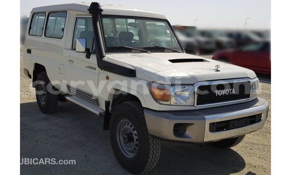 Acheter Import Voiture Toyota Land Cruiser Blanc à Import - Dubai, Zambie Acheter Import Voiture Toyota Land Cruiser Blanc à Import - Dubai, Zambie