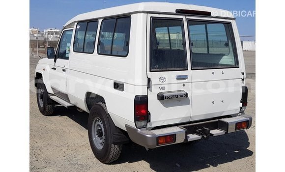 Acheter Import Voiture Toyota Land Cruiser Blanc à Import - Dubai, Zambie Acheter Import Voiture Toyota Land Cruiser Blanc à Import - Dubai, Zambie