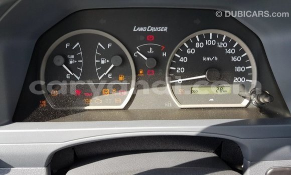 Acheter Import Voiture Toyota Land Cruiser Blanc à Import - Dubai, Zambie Acheter Import Voiture Toyota Land Cruiser Blanc à Import - Dubai, Zambie