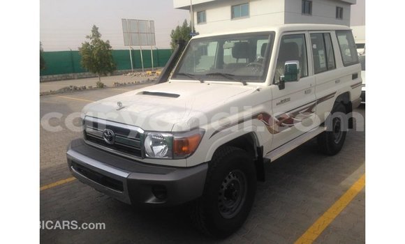 Tenga Imported Toyota Land Cruiser Chena Mota in Import - Dubai in Zambia Tenga Imported Toyota Land Cruiser Chena Mota in Import - Dubai in Zambia