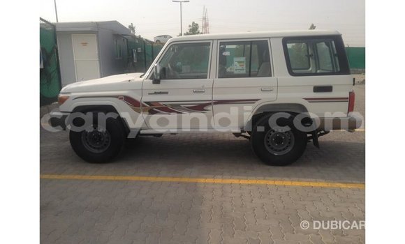 Tenga Imported Toyota Land Cruiser Chena Mota in Import - Dubai in Zambia Tenga Imported Toyota Land Cruiser Chena Mota in Import - Dubai in Zambia