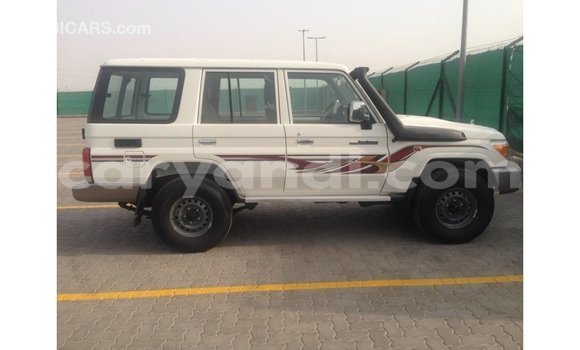 Tenga Imported Toyota Land Cruiser Chena Mota in Import - Dubai in Zambia Tenga Imported Toyota Land Cruiser Chena Mota in Import - Dubai in Zambia