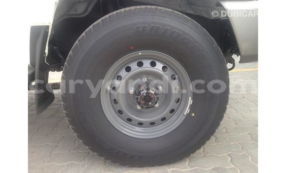 Tenga Imported Toyota Land Cruiser Chena Mota in Import - Dubai in Zambia Tenga Imported Toyota Land Cruiser Chena Mota in Import - Dubai in Zambia