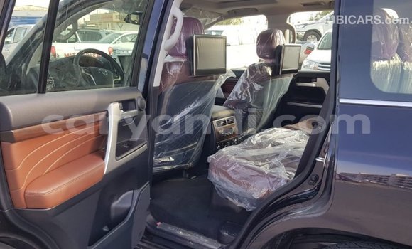 Tenga Imported Toyota Land Cruiser Nhema Mota in Import - Dubai in Zambia Tenga Imported Toyota Land Cruiser Nhema Mota in Import - Dubai in Zambia