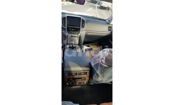 Tenga Imported Toyota Land Cruiser Nhema Mota in Import - Dubai in Zambia Tenga Imported Toyota Land Cruiser Nhema Mota in Import - Dubai in Zambia