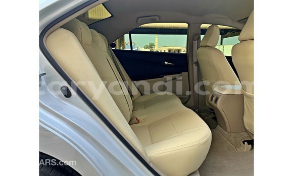 Acheter Import Voiture Toyota Camry Blanc à Import - Dubai, Zambie Acheter Import Voiture Toyota Camry Blanc à Import - Dubai, Zambie