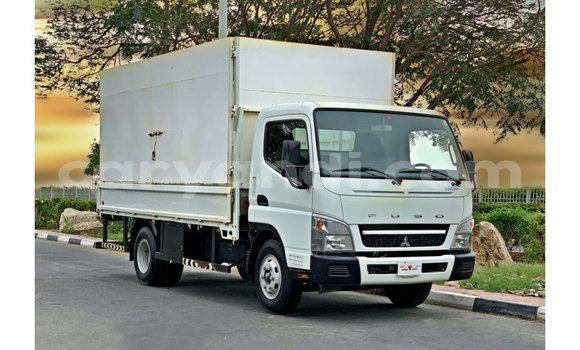 Buy Import Mitsubishi Canter White Truck in Import - Dubai in Zambia