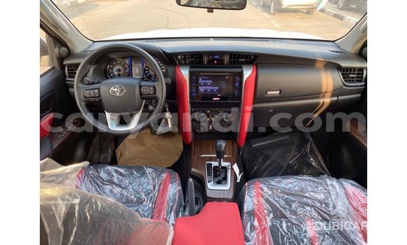 Nunua Imported Toyota Fortuner Nyeupe Gari ndani ya Import - Dubai nchini Zambia Nunua Imported Toyota Fortuner Nyeupe Gari ndani ya Import - Dubai nchini Zambia
