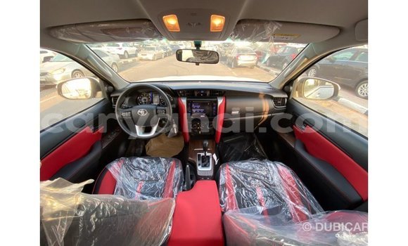 Nunua Imported Toyota Fortuner Nyeupe Gari ndani ya Import - Dubai nchini Zambia Nunua Imported Toyota Fortuner Nyeupe Gari ndani ya Import - Dubai nchini Zambia