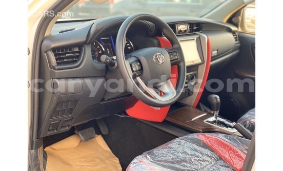 Nunua Imported Toyota Fortuner Nyeupe Gari ndani ya Import - Dubai nchini Zambia Nunua Imported Toyota Fortuner Nyeupe Gari ndani ya Import - Dubai nchini Zambia