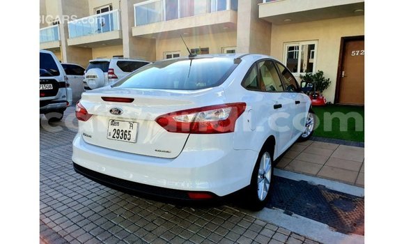 Nunua Imported Ford Focus Nyeupe Gari ndani ya Import - Dubai nchini Zambia Nunua Imported Ford Focus Nyeupe Gari ndani ya Import - Dubai nchini Zambia
