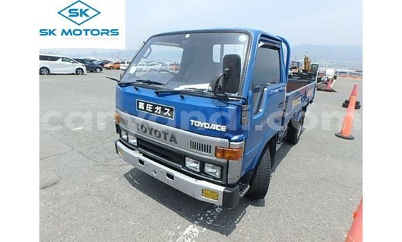 Buy Import Toyota Nadia Blue Car in Import - Dubai in Zambia