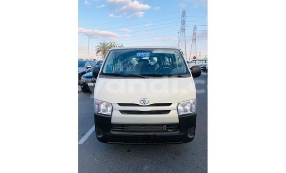 Nunua Imported Toyota Hiace Nyeupe Gari ndani ya Import - Dubai nchini Zambia Nunua Imported Toyota Hiace Nyeupe Gari ndani ya Import - Dubai nchini Zambia