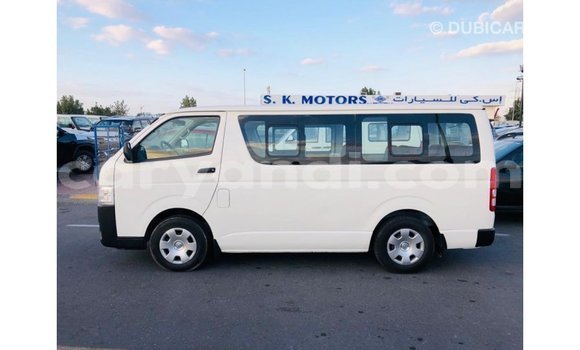 Nunua Imported Toyota Hiace Nyeupe Gari ndani ya Import - Dubai nchini Zambia Nunua Imported Toyota Hiace Nyeupe Gari ndani ya Import - Dubai nchini Zambia
