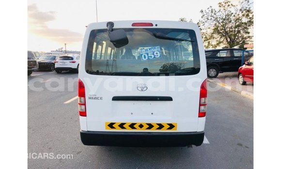Nunua Imported Toyota Hiace Nyeupe Gari ndani ya Import - Dubai nchini Zambia Nunua Imported Toyota Hiace Nyeupe Gari ndani ya Import - Dubai nchini Zambia