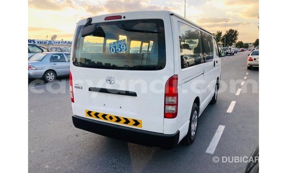 Nunua Imported Toyota Hiace Nyeupe Gari ndani ya Import - Dubai nchini Zambia Nunua Imported Toyota Hiace Nyeupe Gari ndani ya Import - Dubai nchini Zambia