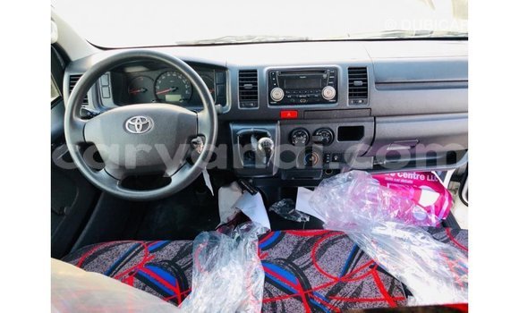Nunua Imported Toyota Hiace Nyeupe Gari ndani ya Import - Dubai nchini Zambia Nunua Imported Toyota Hiace Nyeupe Gari ndani ya Import - Dubai nchini Zambia