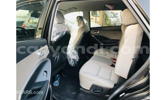 Nunua Imported Hyundai Santa Fe Nyeusi Gari ndani ya Import - Dubai nchini Zambia Nunua Imported Hyundai Santa Fe Nyeusi Gari ndani ya Import - Dubai nchini Zambia