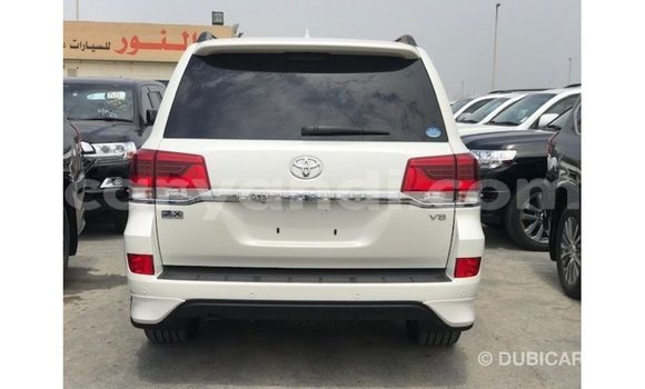 Acheter Import Voiture Toyota Land Cruiser Blanc à Import - Dubai, Zambie Acheter Import Voiture Toyota Land Cruiser Blanc à Import - Dubai, Zambie