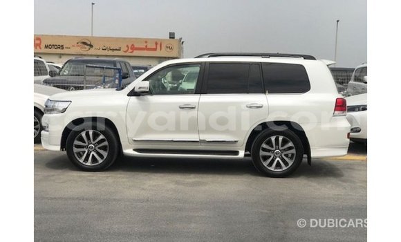 Acheter Import Voiture Toyota Land Cruiser Blanc à Import - Dubai, Zambie Acheter Import Voiture Toyota Land Cruiser Blanc à Import - Dubai, Zambie