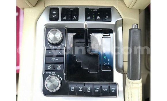 Acheter Import Voiture Toyota Land Cruiser Blanc à Import - Dubai, Zambie Acheter Import Voiture Toyota Land Cruiser Blanc à Import - Dubai, Zambie