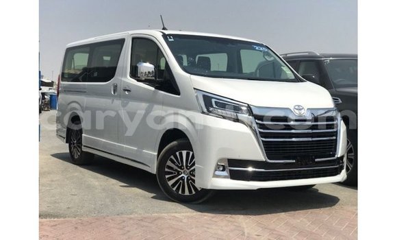 Buy Import Toyota Granvia White Car in Import - Dubai in Zambia