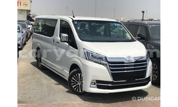 Nunua Imported Toyota Granvia Nyeupe Gari ndani ya Import - Dubai nchini Zambia Nunua Imported Toyota Granvia Nyeupe Gari ndani ya Import - Dubai nchini Zambia